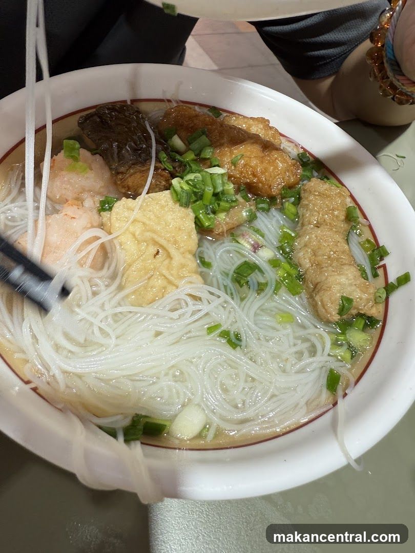 Noodle Soup with Shrimp and Fish Cakes