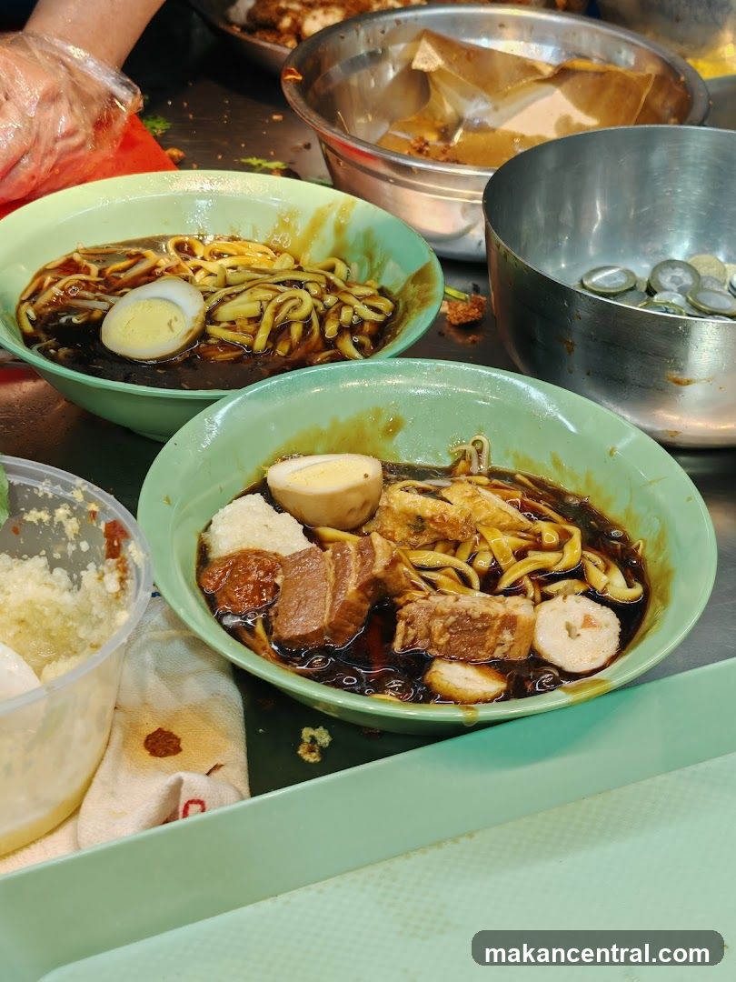 Noodles with Meat and Egg