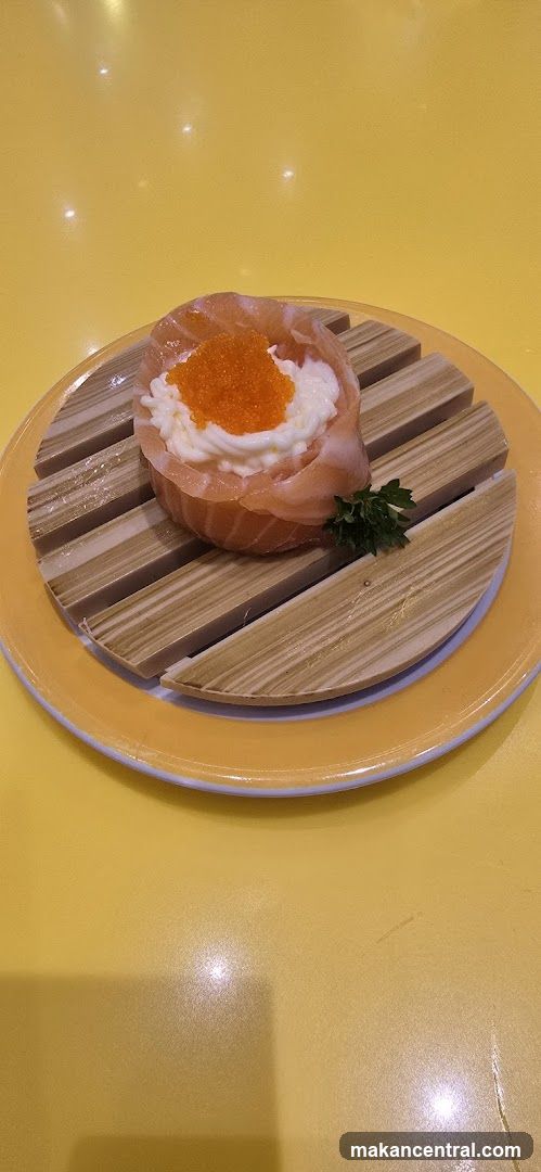 Salmon Sushi Roll