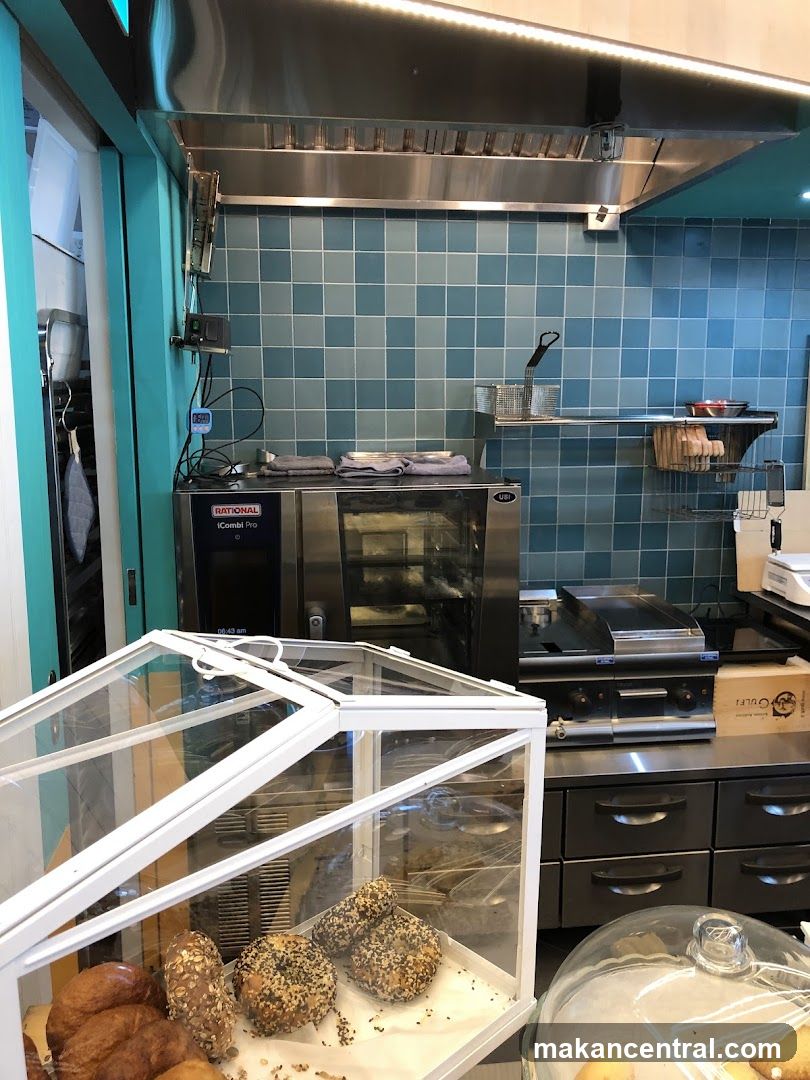 Bakery Display and Kitchen Equipment