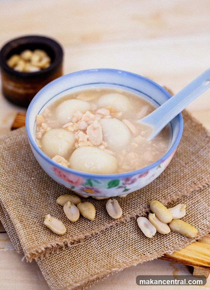 Sweet Soup with Dumplings and Peanuts