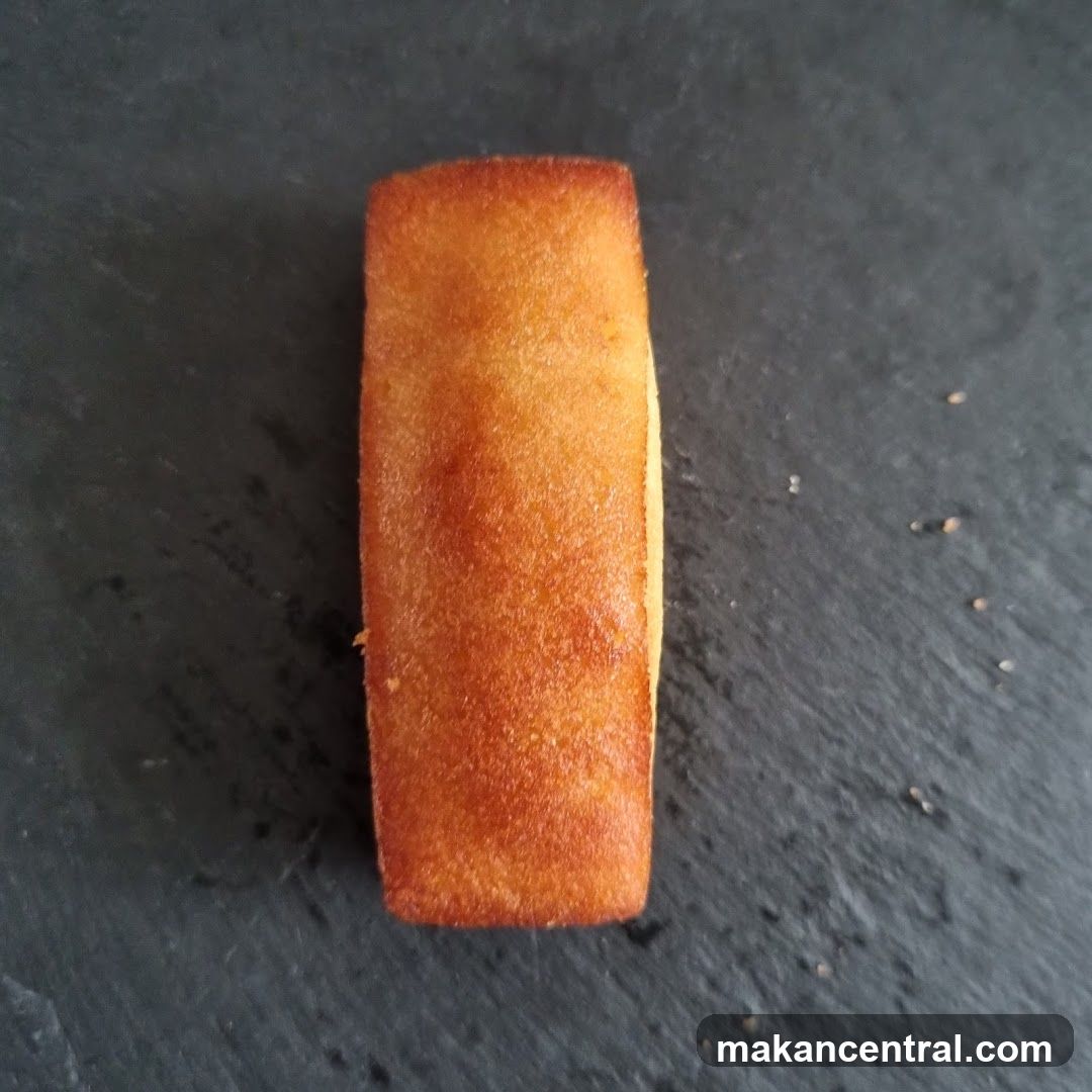 Financier cake