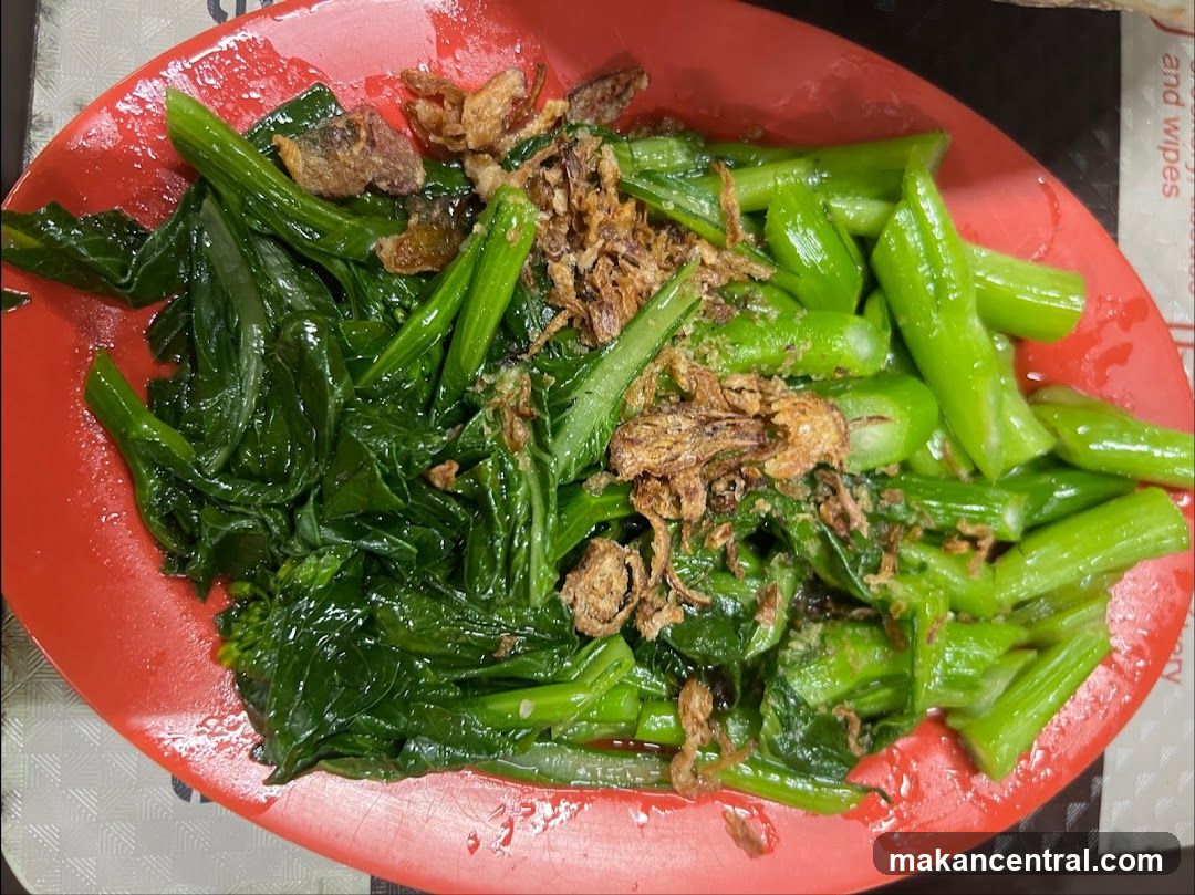 Stir-fried Chinese Broccoli with Fried Shallots