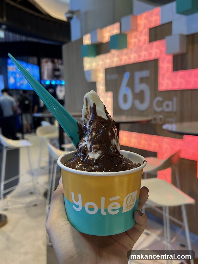Yolé Frozen Yogurt