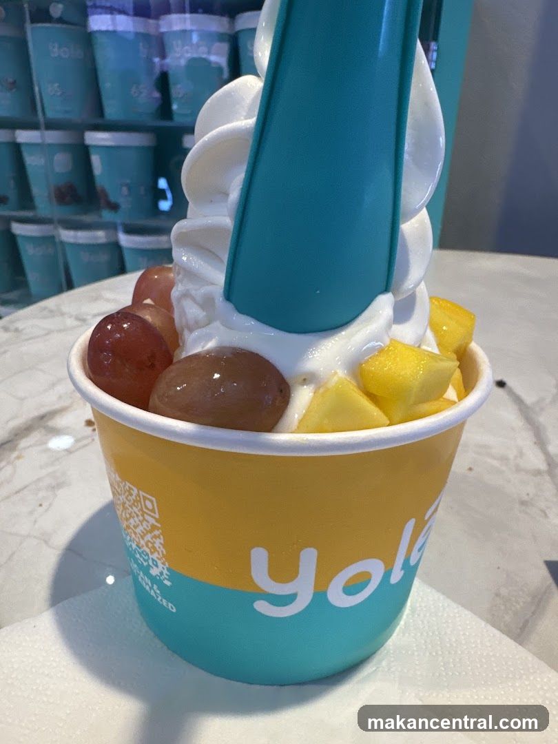 Yolé Frozen Yogurt with Fruit