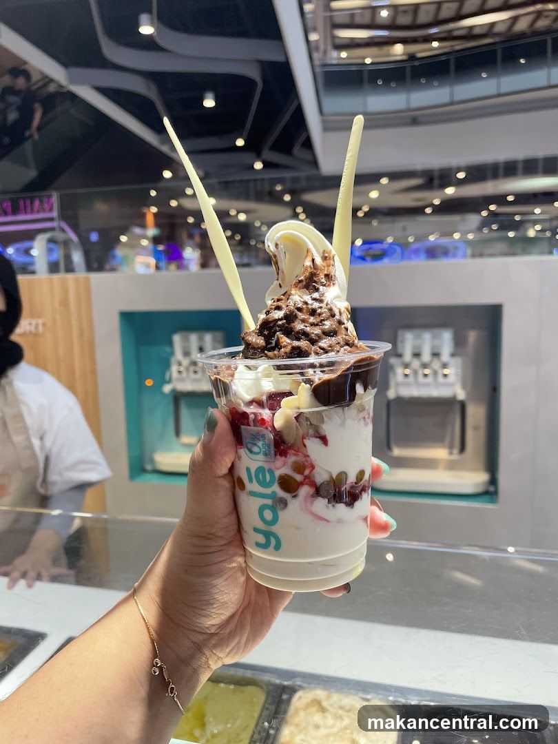 Yolé Frozen Yogurt Cup