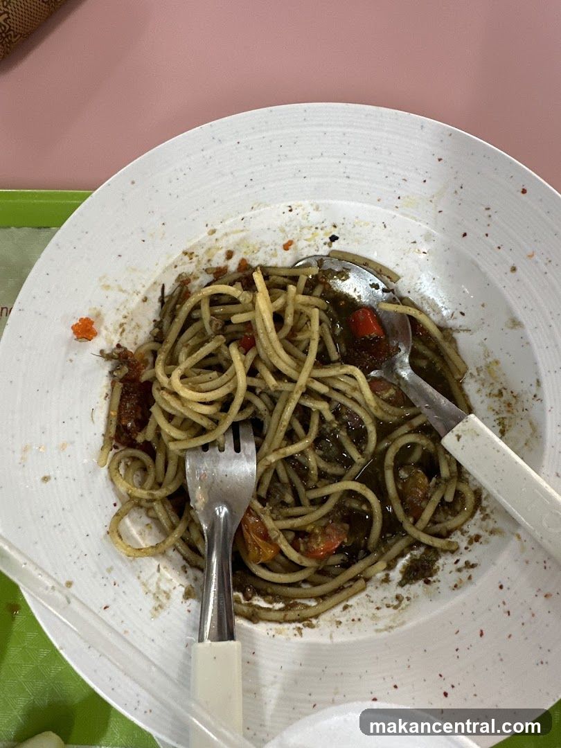 Spaghetti with sauce