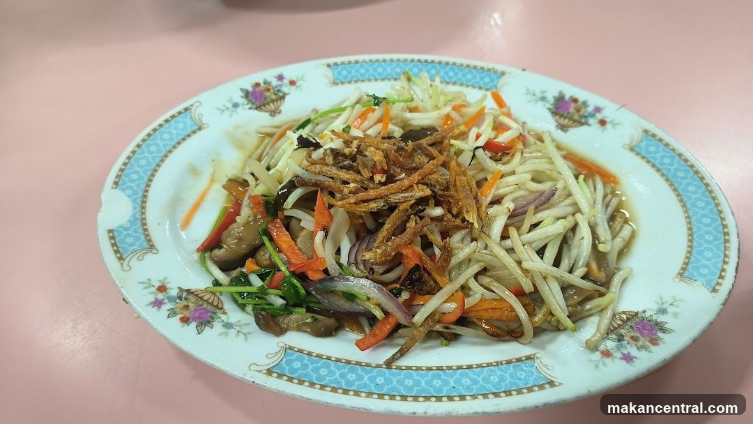 Vegetable Salad with Crispy Anchovies