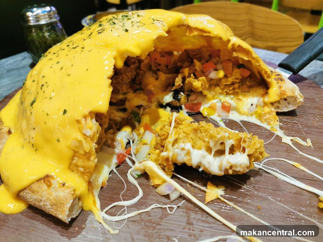 Cheesy Calzone with Fried Chicken and Vegetables
