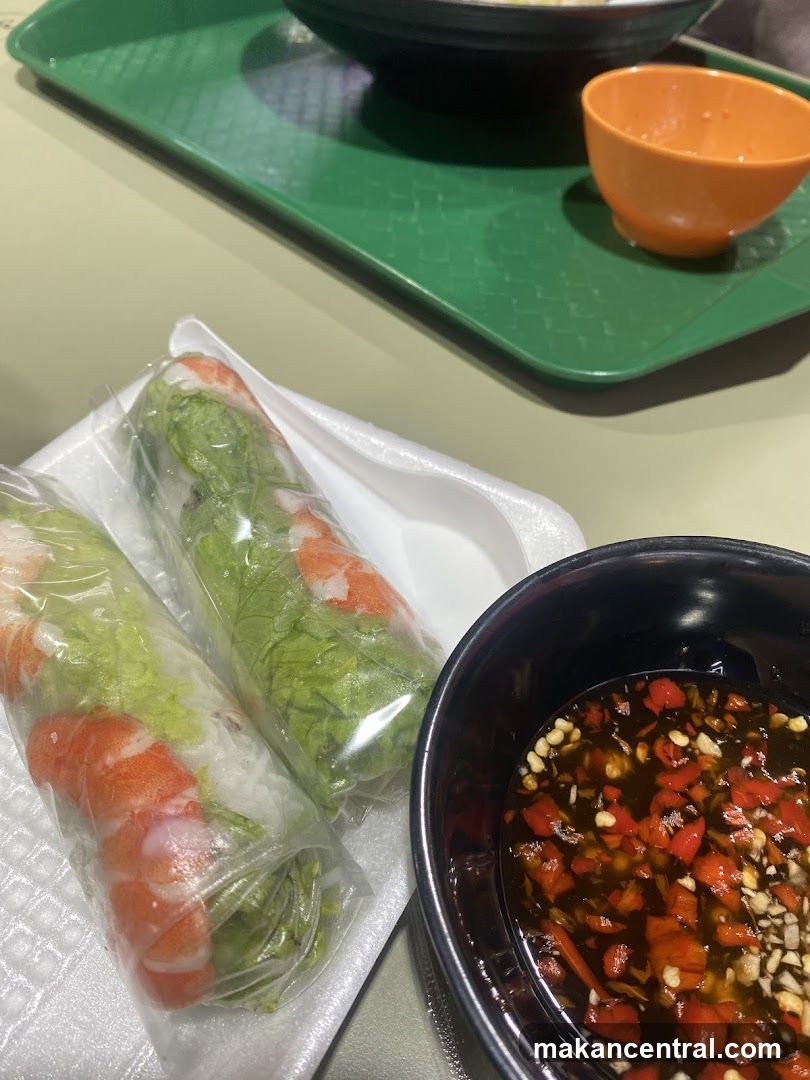 Fresh Spring Rolls with Dipping Sauce
