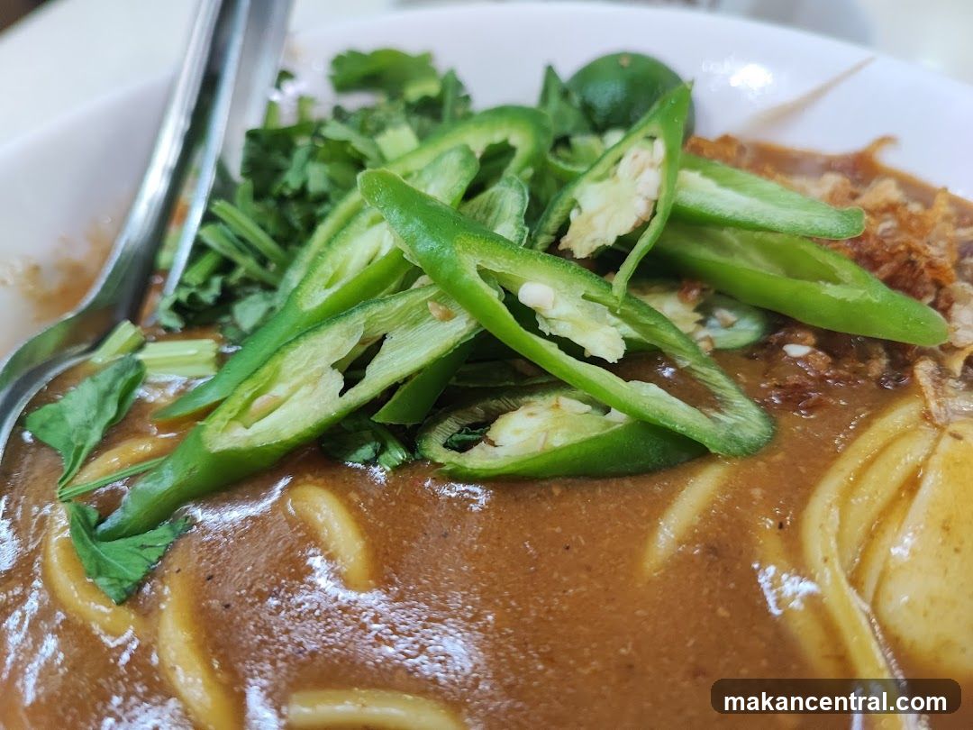 Noodle Dish with Chili and Herbs