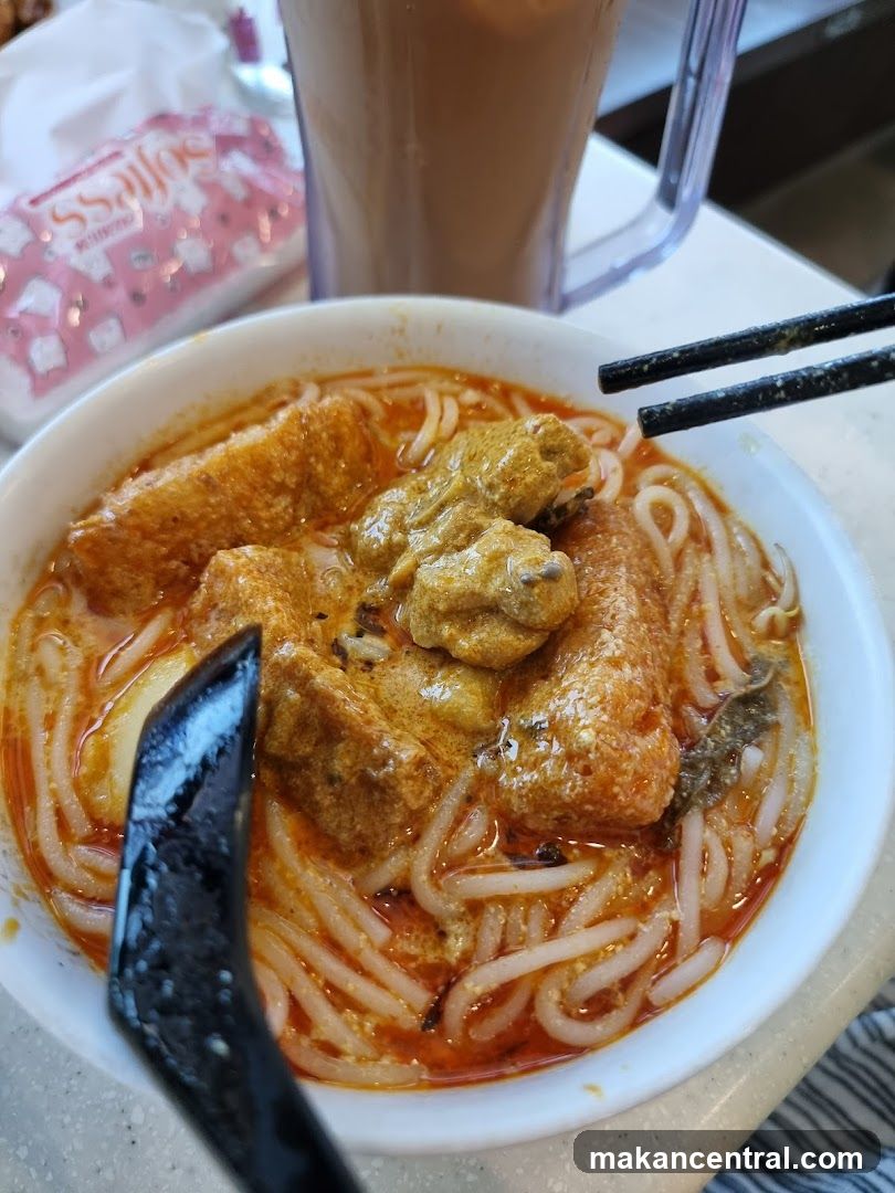 Curry Noodles with Drink