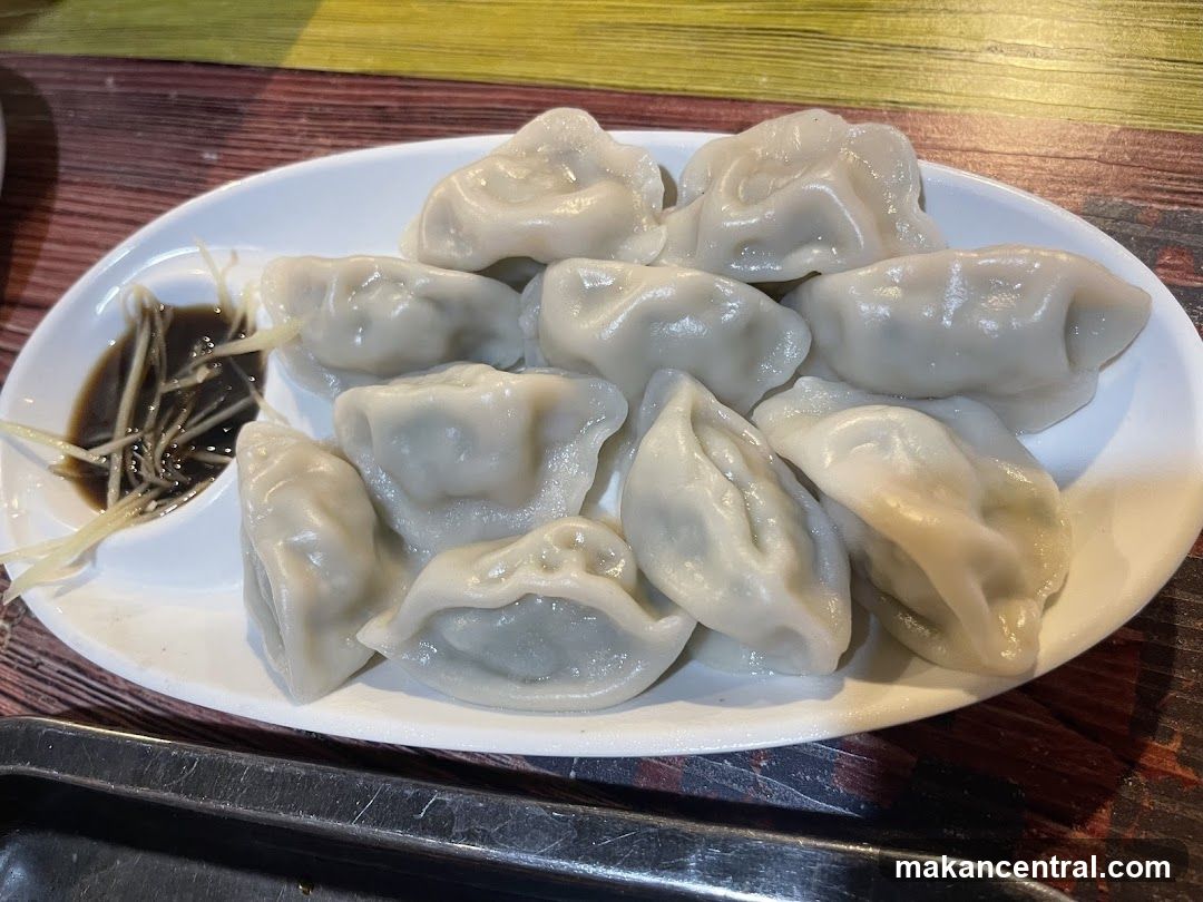 Dumplings with Dipping Sauce