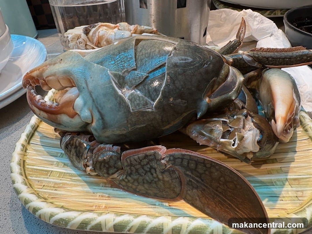 Raw Crab on a Platter