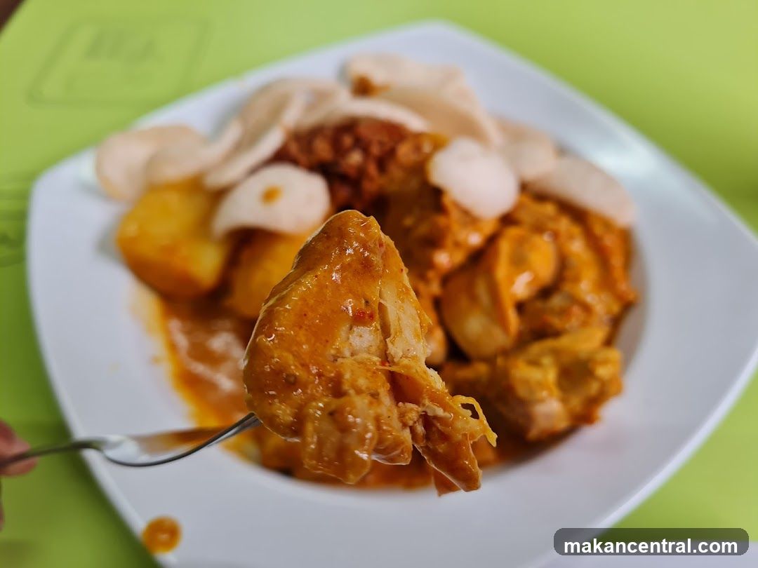 Chicken Curry with Potatoes and Crackers