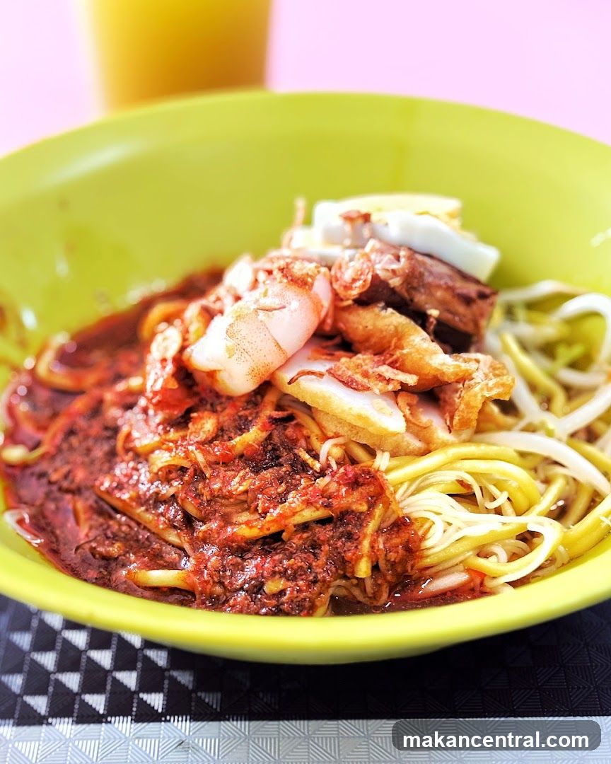 Noodle Dish with Shrimp and Egg