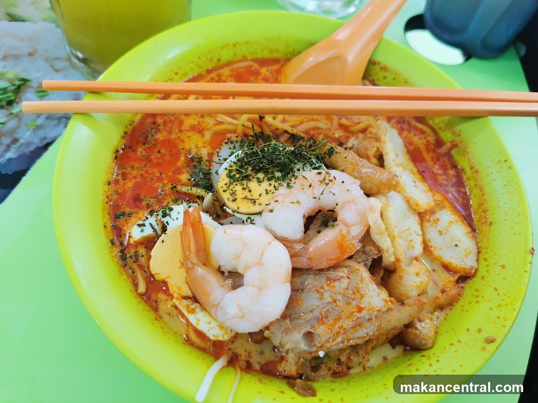 Laksa with Shrimp and Egg