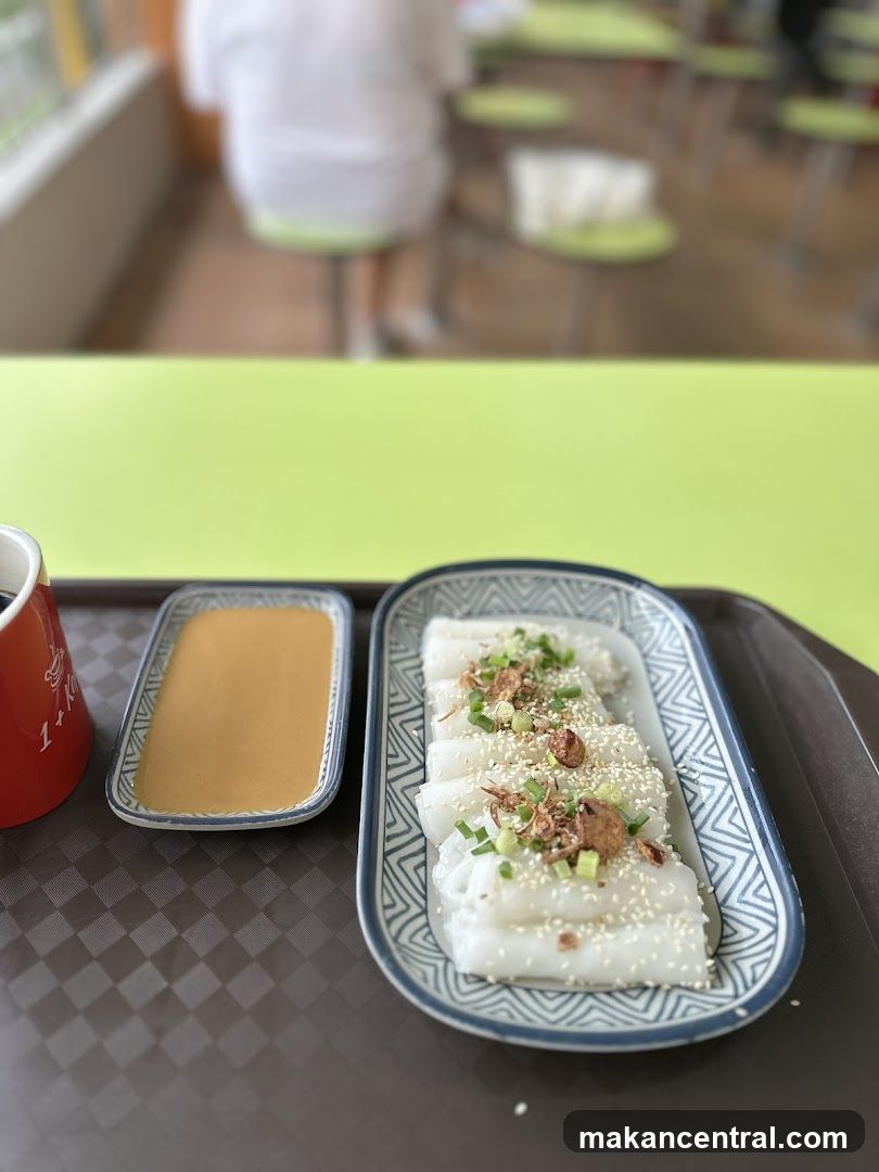 Steamed Rice Rolls with Peanut Sauce