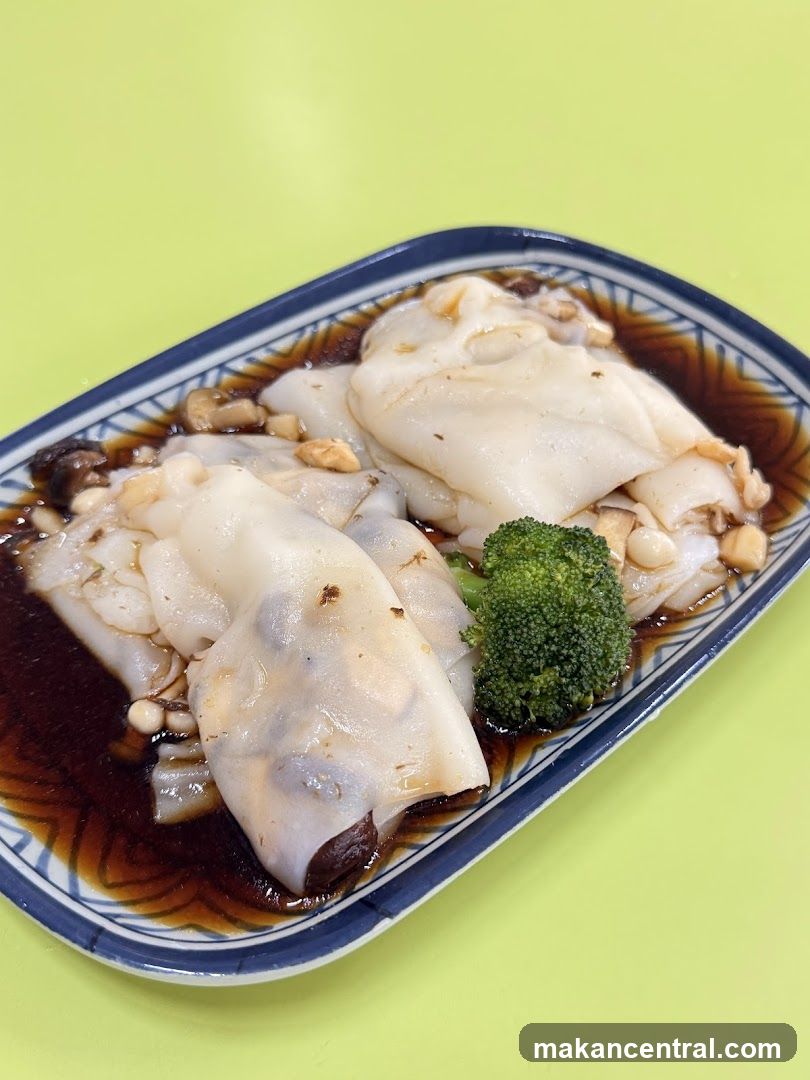 Steamed Rice Rolls with Toppings