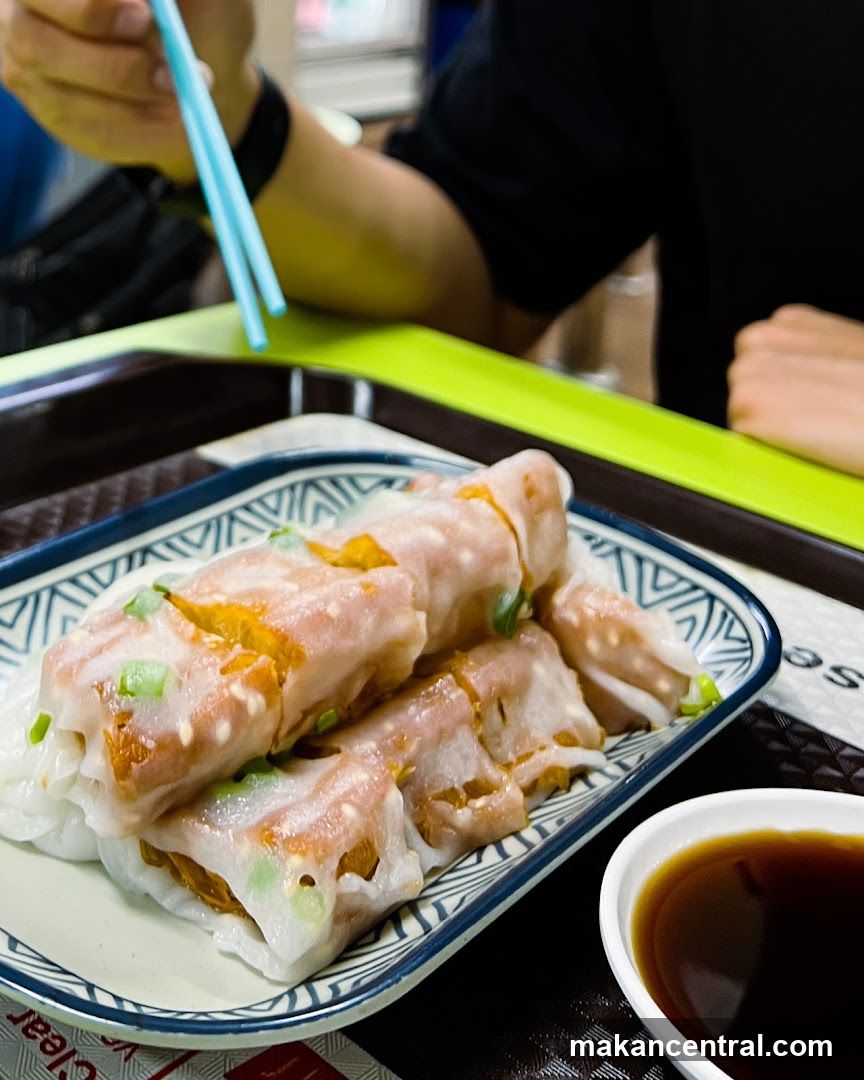 Steamed Rice Rolls with Filling