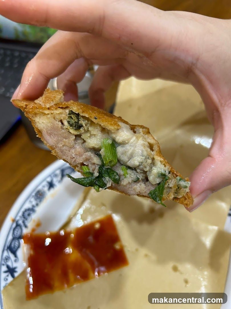 Fried Dumpling with Dipping Sauce