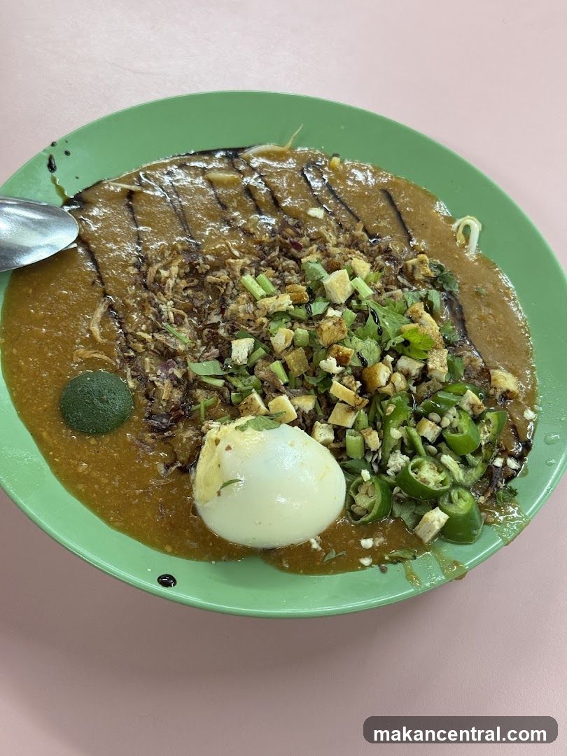 Noodle Dish with Egg and Vegetables