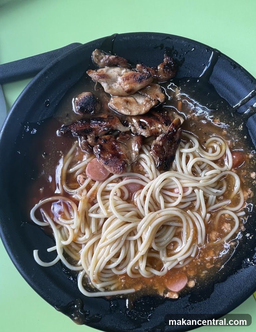 Spaghetti with grilled chicken and sausages
