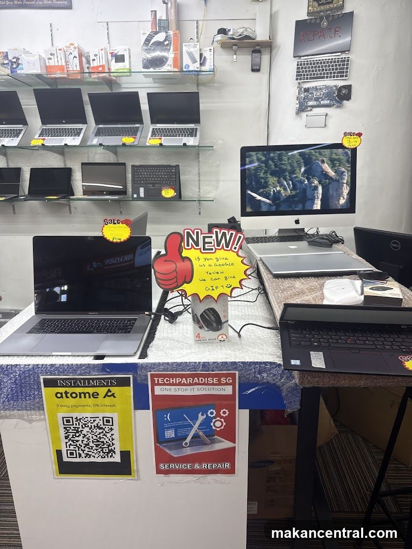 IT Store Display