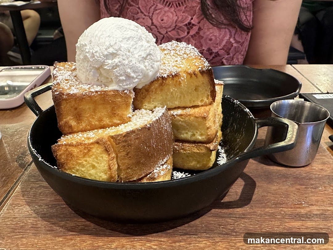 French Toast with Ice Cream