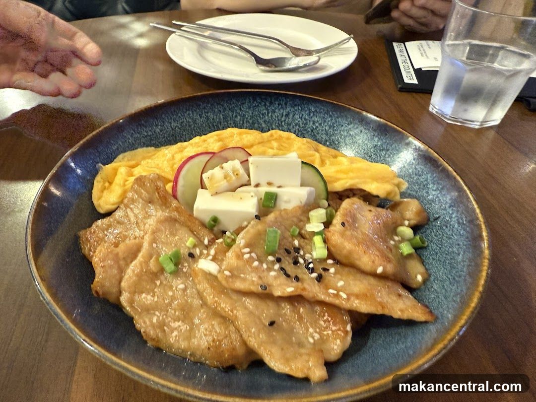 Omelet with Sliced Meat and Tofu