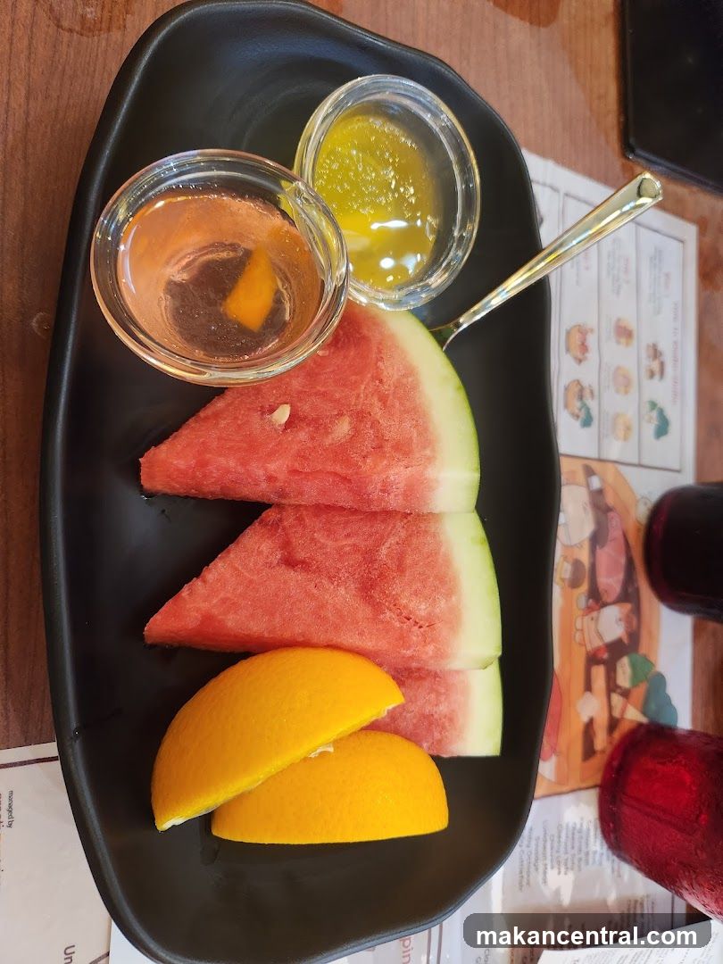 Fruit Platter with Dipping Sauces