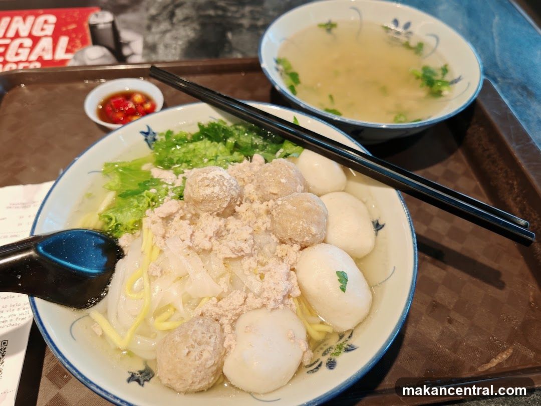 Noodle Soup with Meatballs