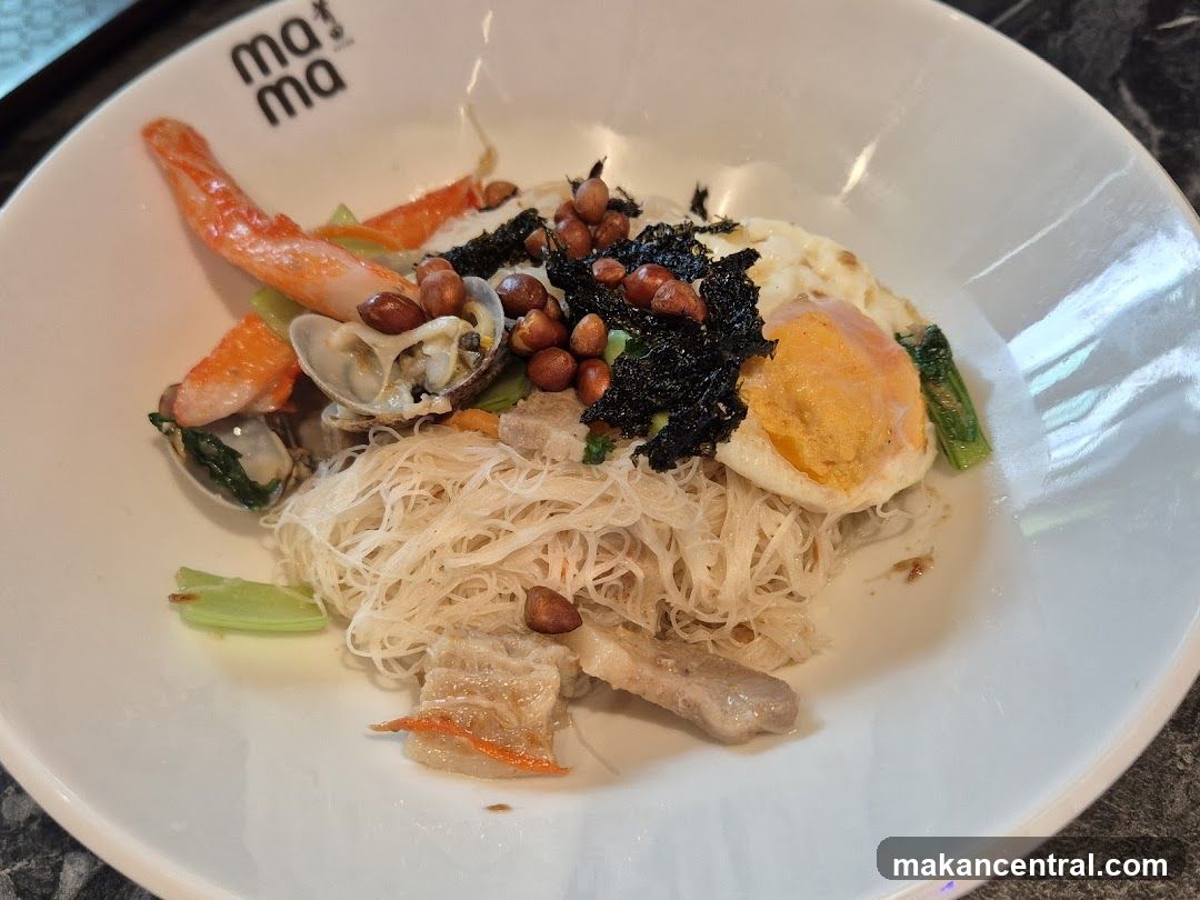 Noodle Dish with Seafood and Egg