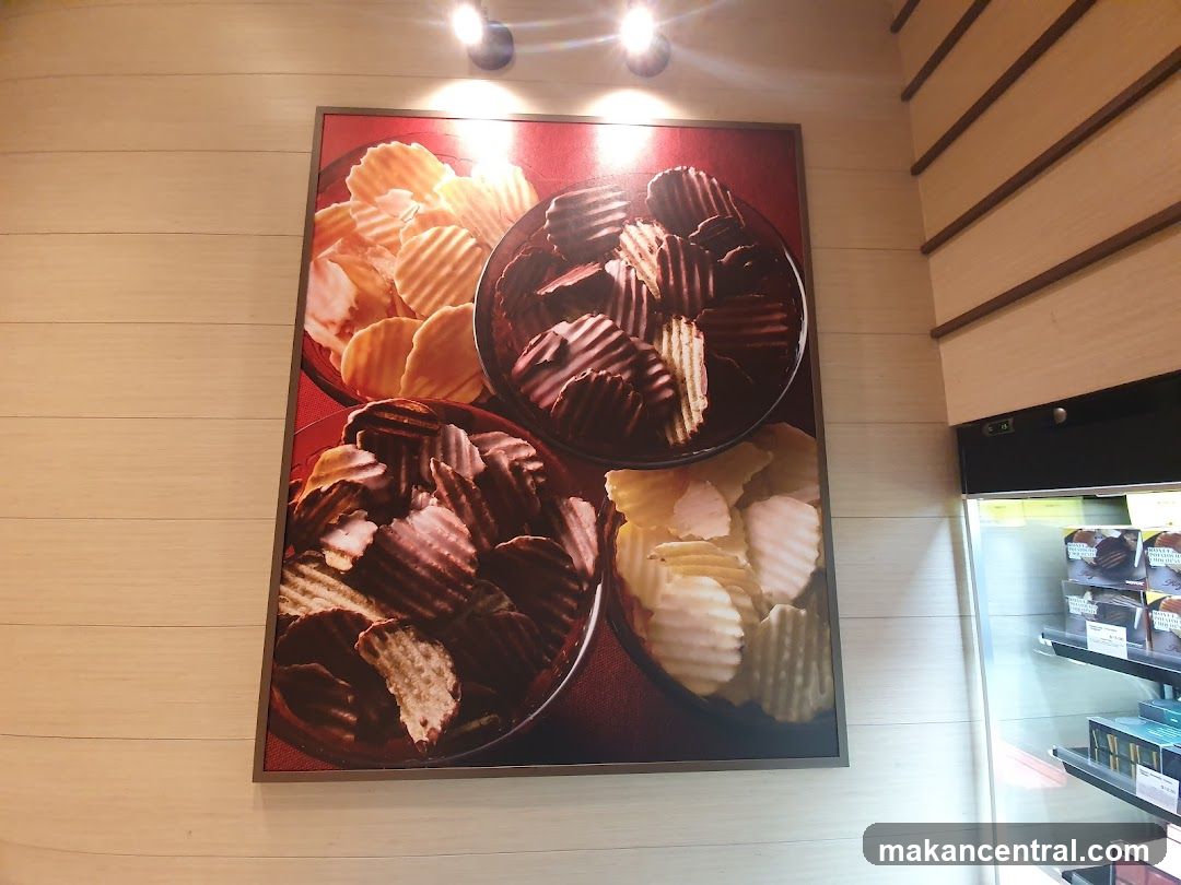 Potato Chips Display