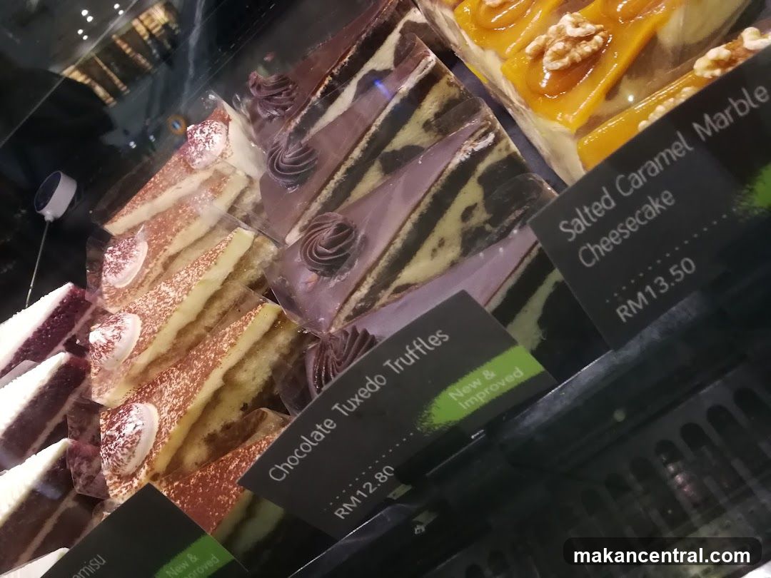 Cake display case