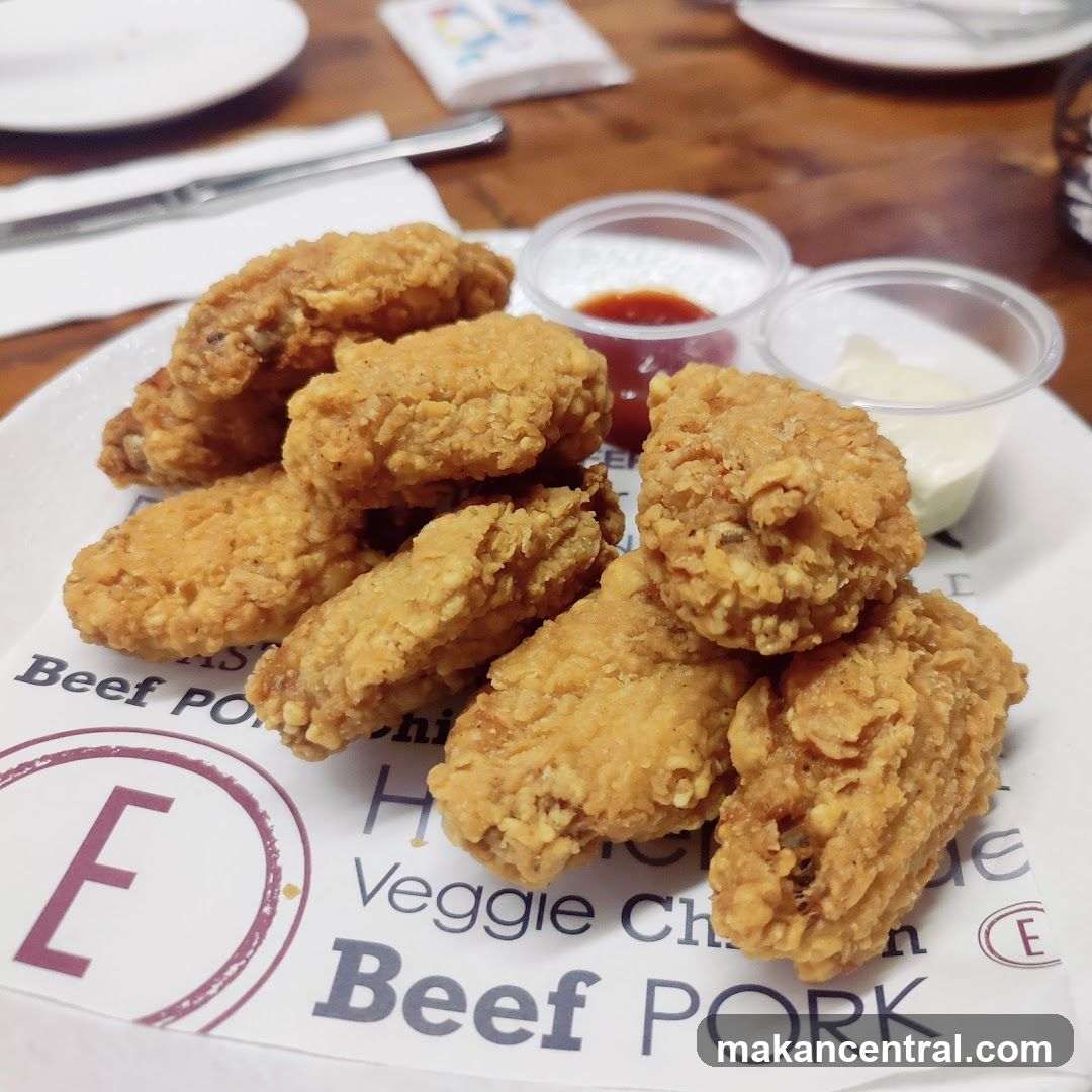 Fried Chicken Wings with Sauces
