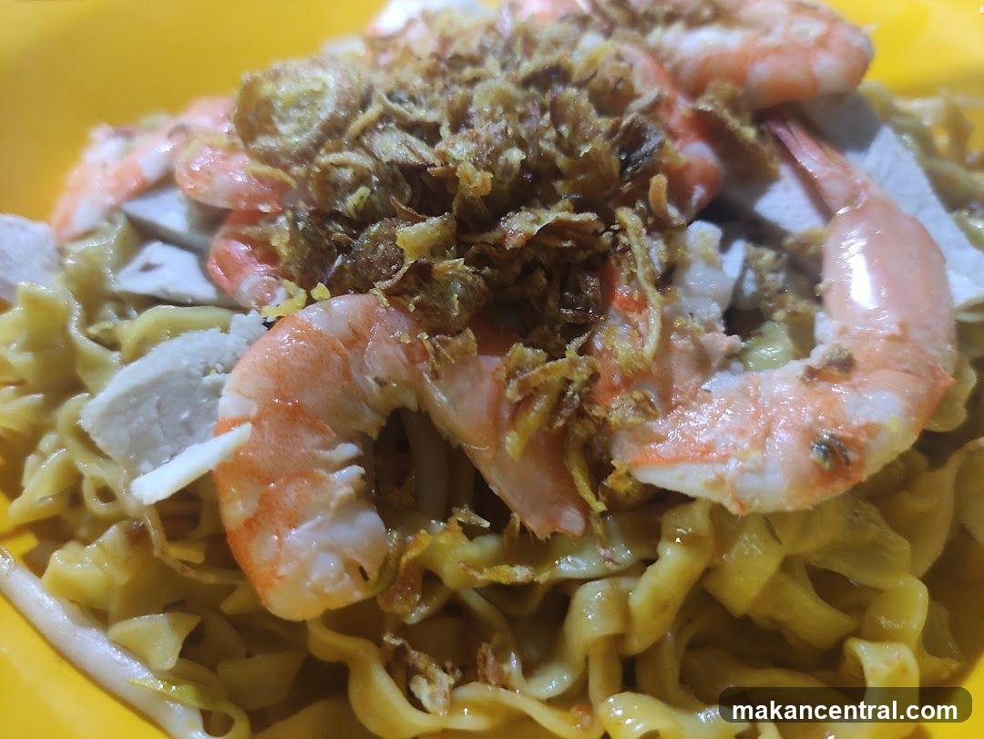 Noodles with Shrimp and Fried Shallots