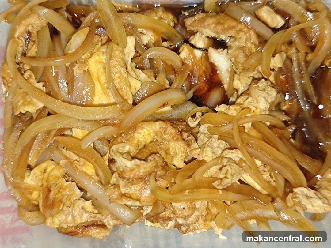 Cooked dish with eggs and onions