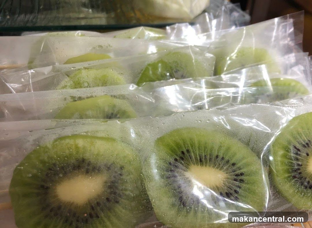 Kiwi Slices in Plastic Packaging