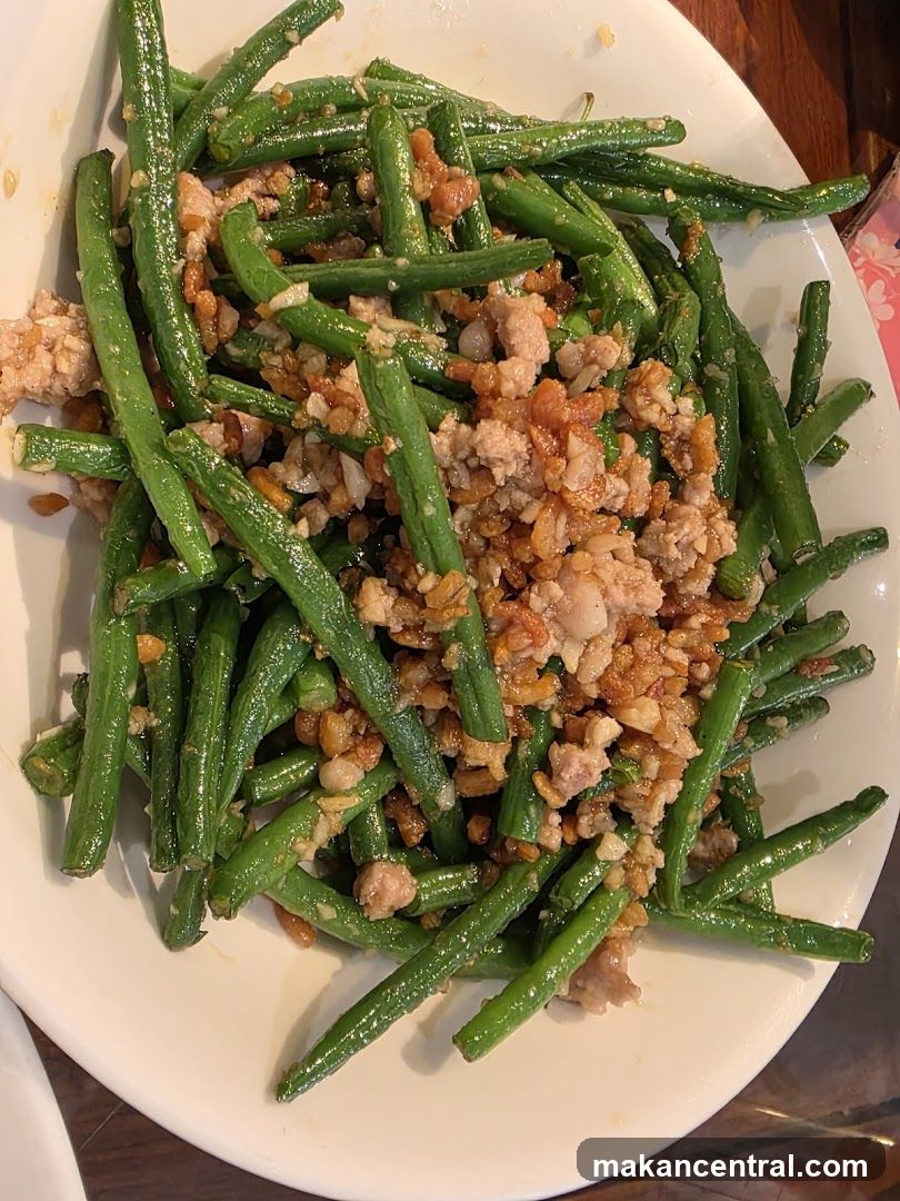 Stir-fried green beans with minced meat