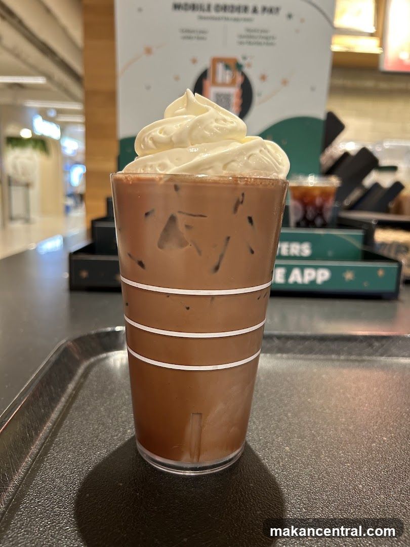 Coffee beverage with whipped cream