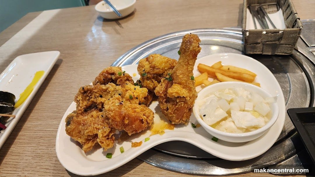 Restaurant Interior Food Plate