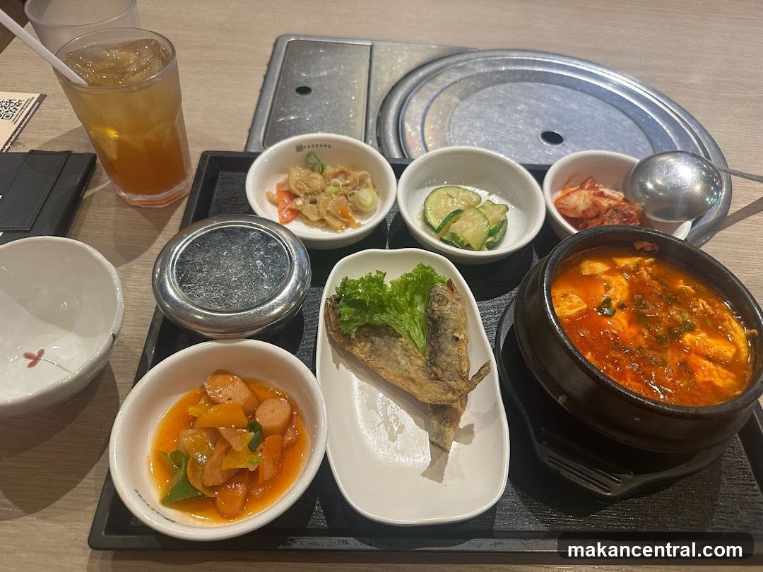 Restaurant Table Setting