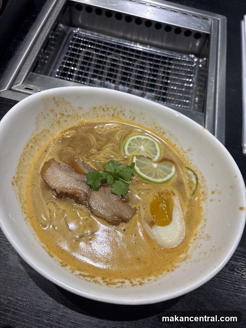 Ramen bowl with grill