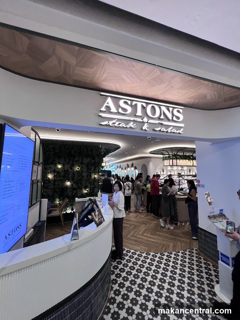 Astons Steak & Salad Interior