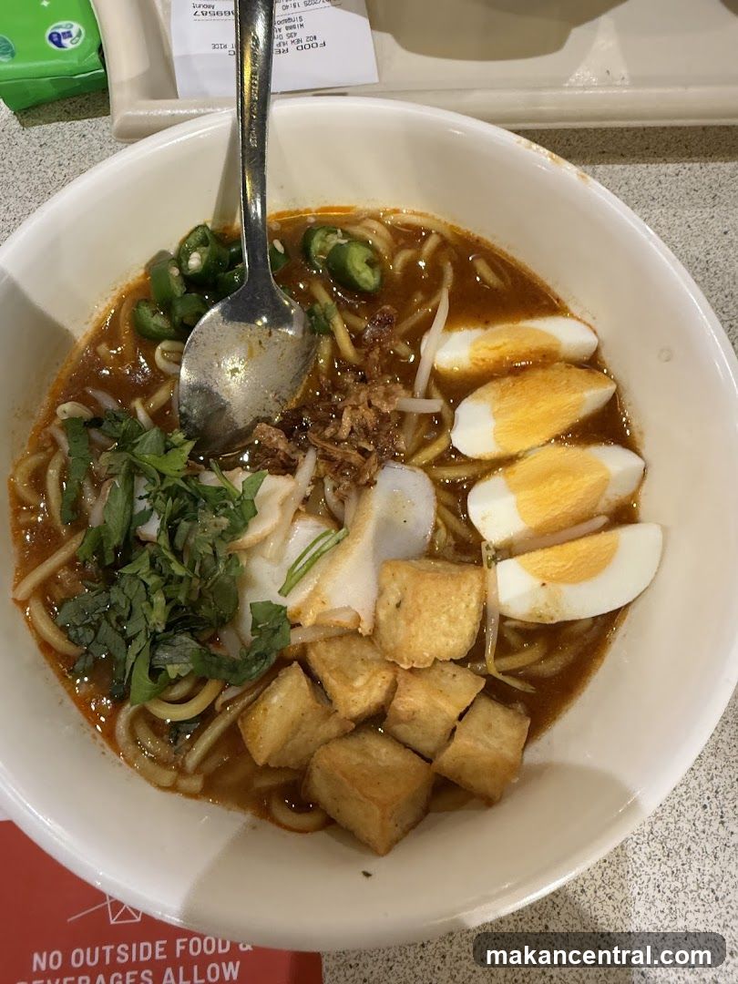 Lunch bowl with noodles