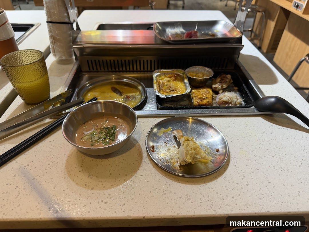 Restaurant Interior Table Setup