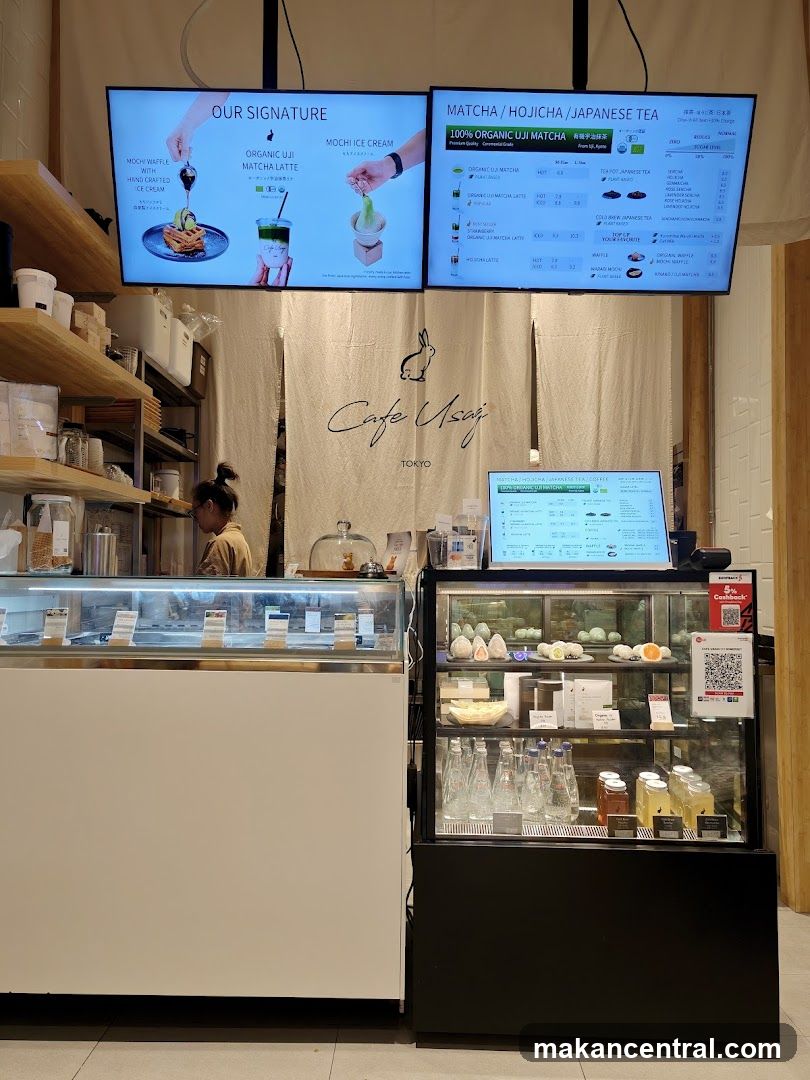 Cafe Usagi Tokyo interior