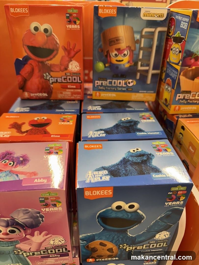 Blokkees PreCool Figures Display
