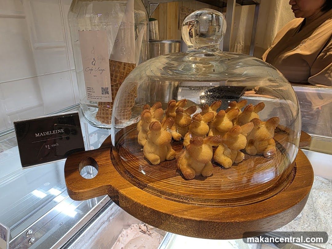 Cafe Usagi Interior Display